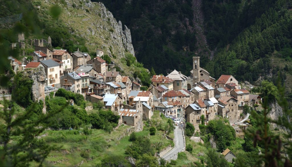 Merveilleux village de Roubion dans l'arrière pays Niçois