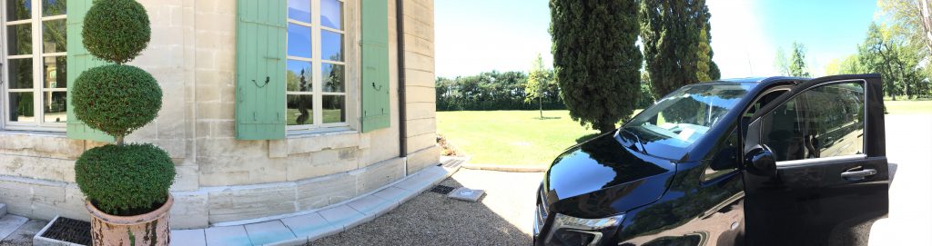 Panoramique chateau en Provence et van de luxe