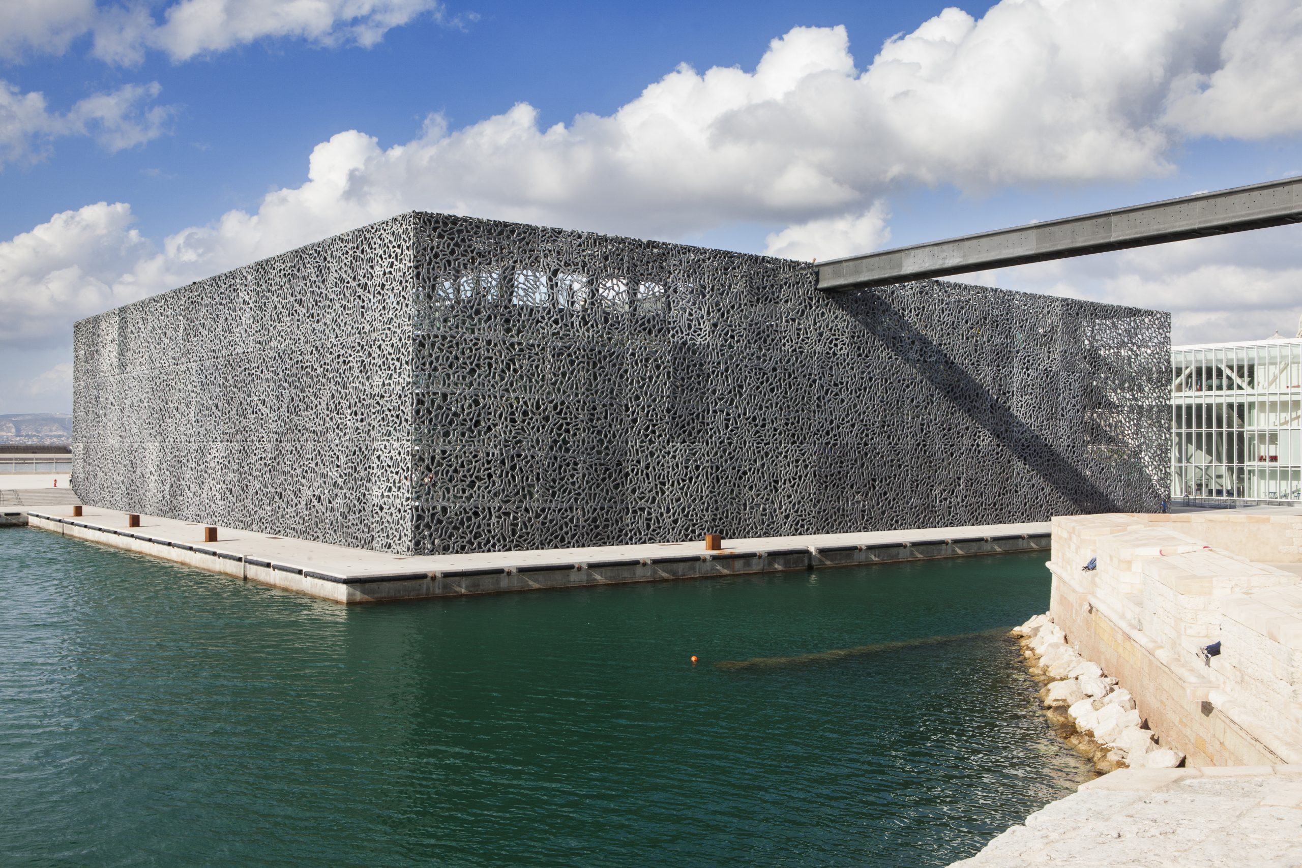 Chef d'oeuvre d'architecture à Marseille, le MuCem Musée des civilisations Européennes et Méditerranéennes