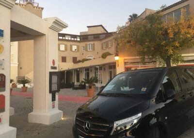 Devant le Dolce Fregate à Bandol